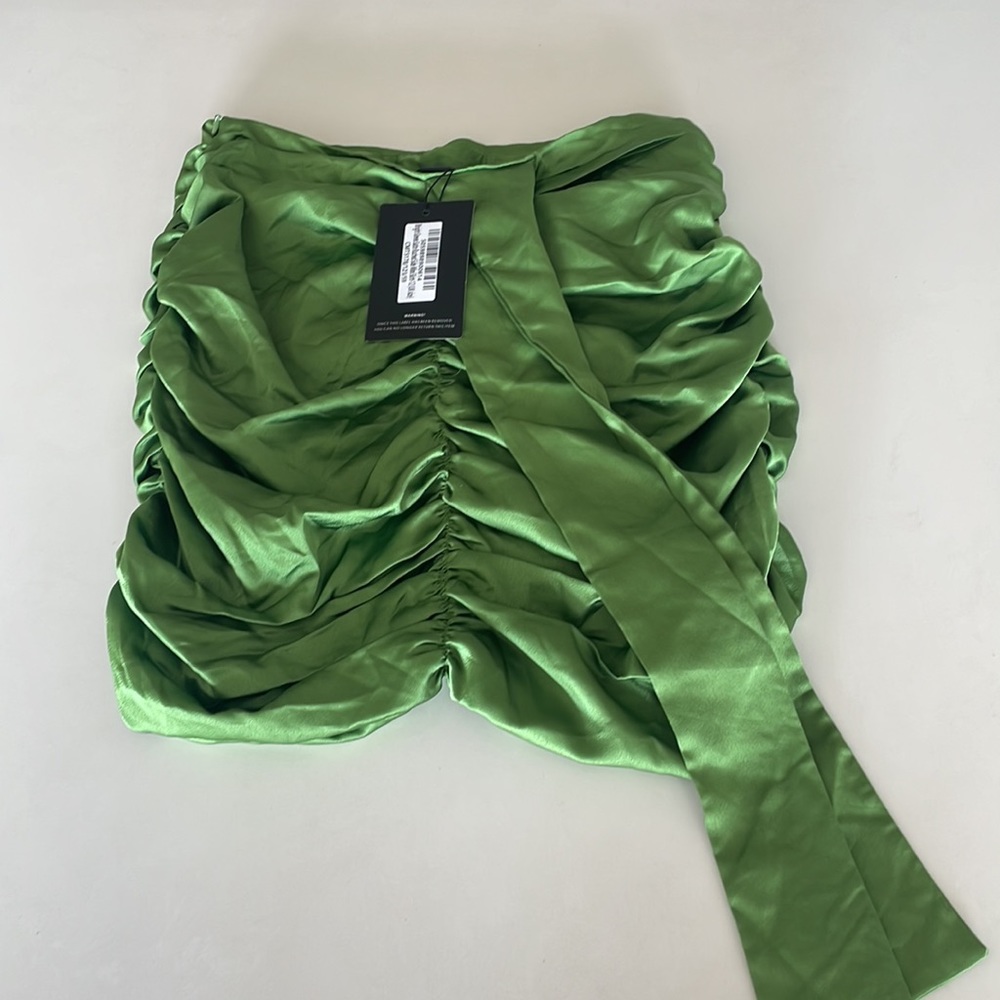 NWT Bright Green Satin Ruched Side Mini Skirt - Picture 10 of 10